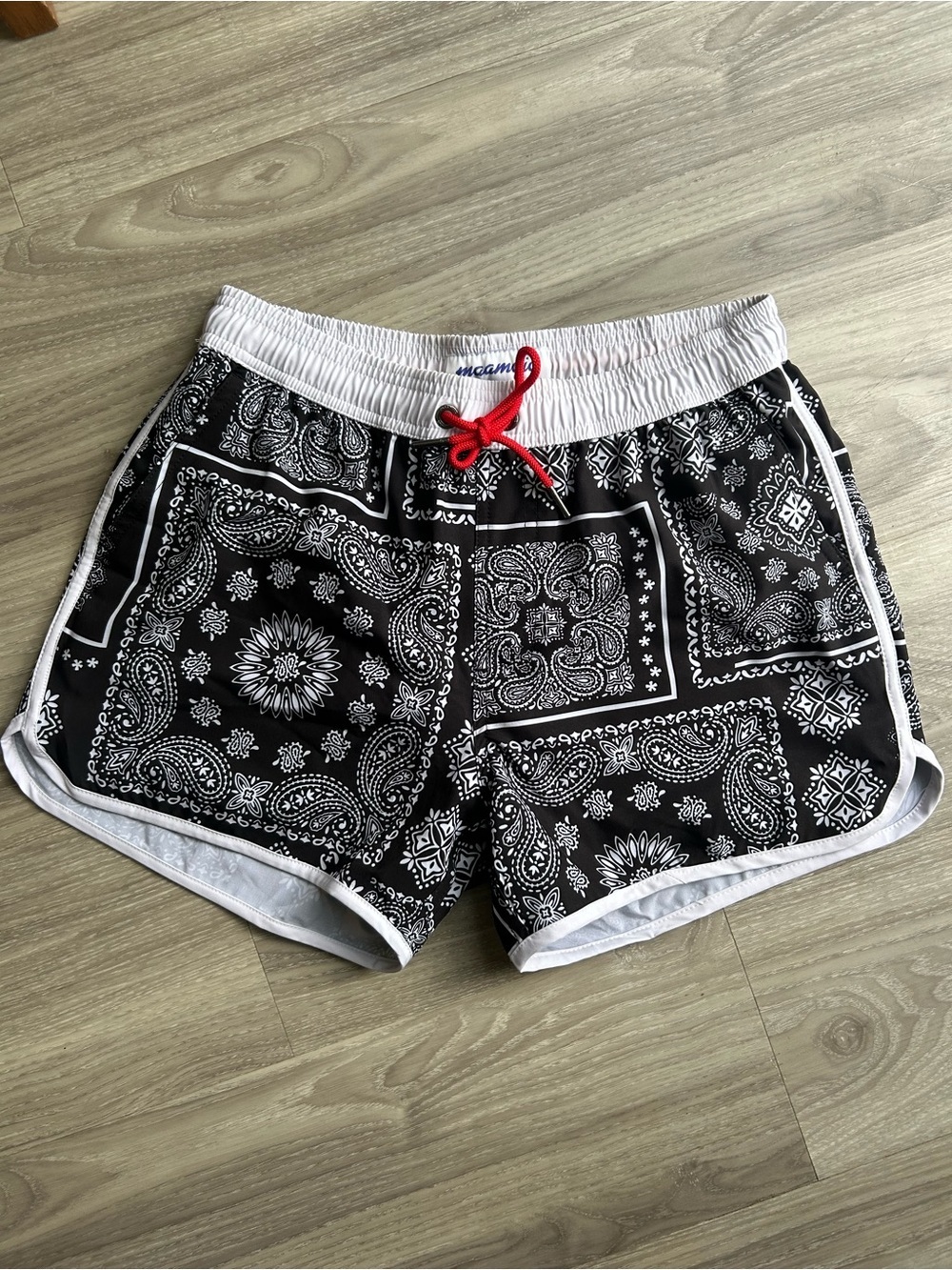 3.5 Inch Bandana-Print Swim Trunks in White and Black (XS)